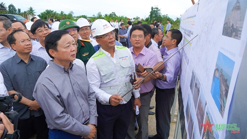 Phó thủ tướng Trần Hồng Hà kiểm tra tiến độ thi công cao tốc Cần Thơ-Hậu Giang-Cà Mau